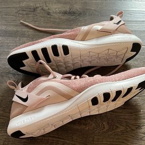 Nike Flex Women’s Running Shoe size 9 women’s. Worn once. Look brand new